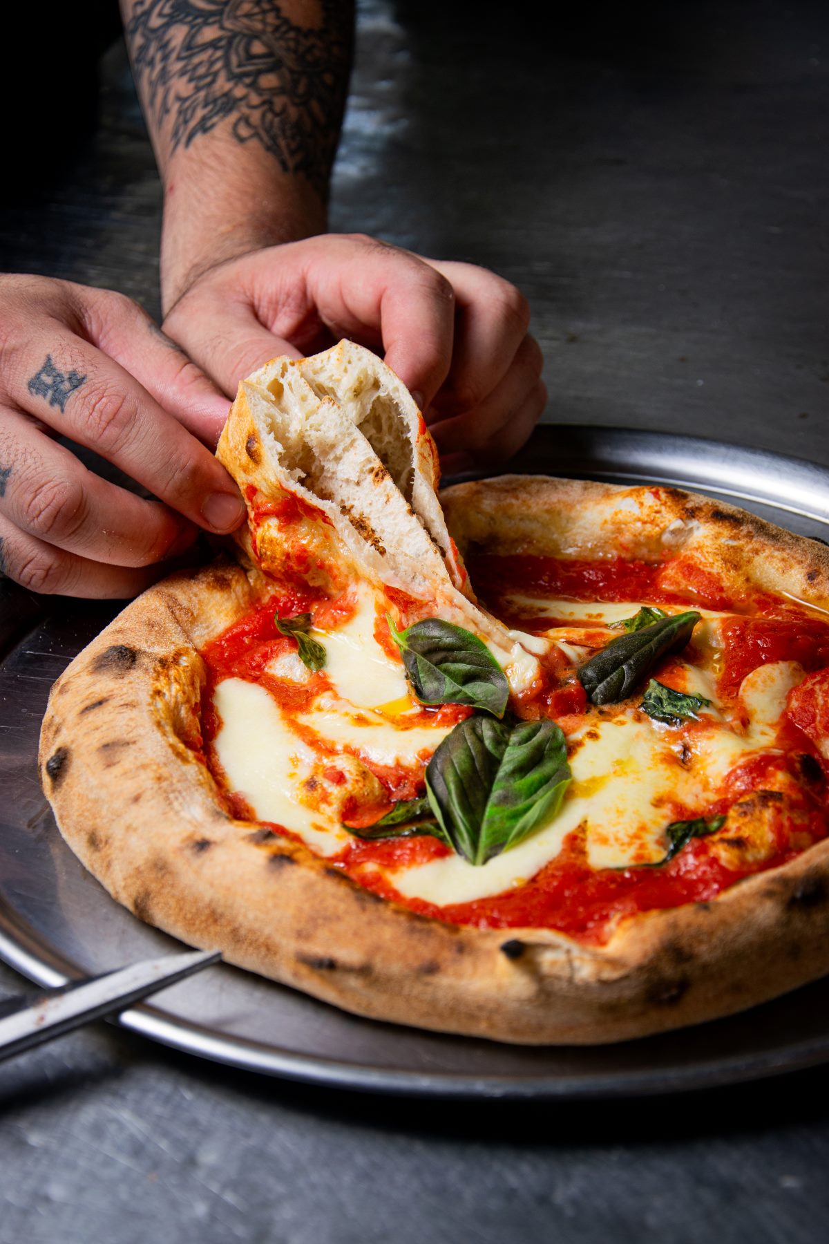 Pizza margherita napolitana